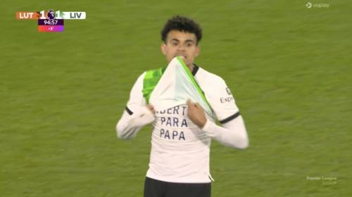 Salva il Liverpool poi dedica il gol al papà rapito in Colombia: il gesto d'amore di Luis Diaz