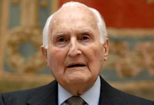Ma sono trent'anni che gli elettori "votano" il premier