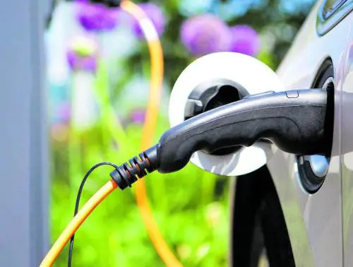 Quanto ci costano le auto elettriche