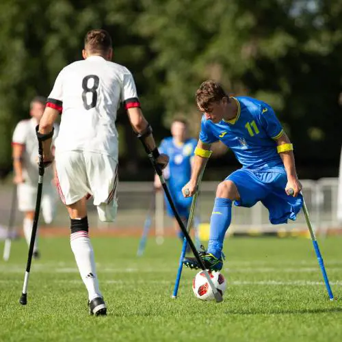 Il calcio degli eroi ucraini. "Zanardi ci ha dato forza"