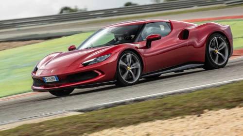 Ferrari, i tempi d’attesa per un modello salgono ad oltre due anni 