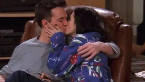 "Si rifiutò di girarla": così Matthew Perry "salvò" Friends