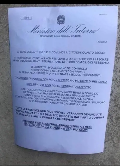 Toscana, occhio al falso volantino: "Uscite di casa", allarme sciacalli lanciato da Giani
