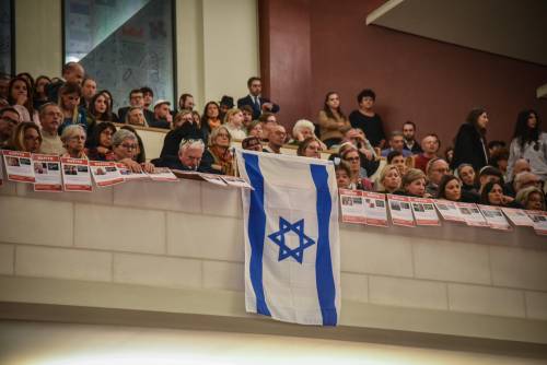 “Il Comune condanni le manifestazioni”. Fischi per Sala alla sinagoga di Milano