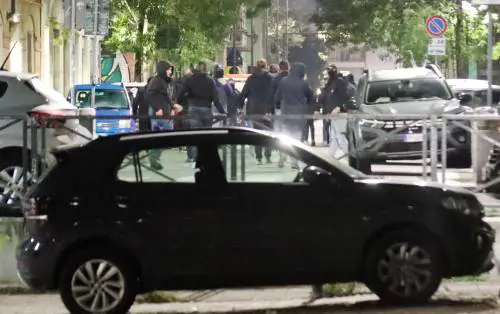 Ultrà napoletani e concittadini di Donnarumma con i francesi