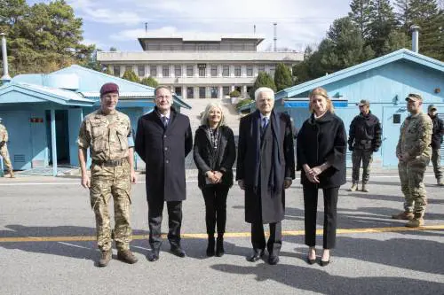 "Una pagina cruciale della storia": Mattarella visita il confine tra le due Coree