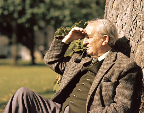 "Tolkien. Uomo, Professore, Autore". Presentata al MiC la mostra sul papà degli Hobbit