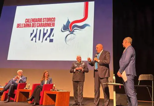 "Ci hanno chiesto aiuto". L'annuncio di Crosetto: Italia pronta a mediare coi palestinesi