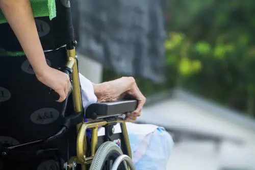 Aumenti fino a 850 euro al mese: ecco come cambiano le pensioni di invalidità