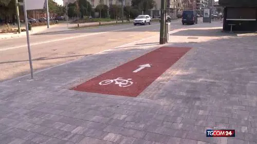 L'ultimo paradosso "green": una pista ciclabile lunga nemmeno 8 metri 