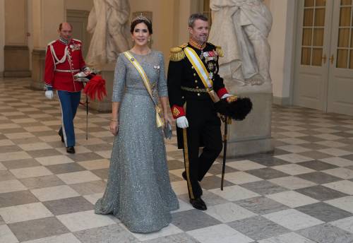 Scandalo alla corte danese: il principe Frederik sorpreso con un'ex modella