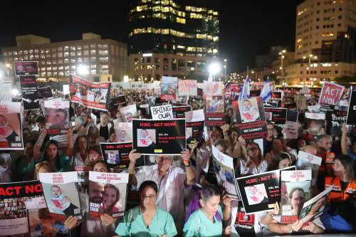 "Liberi 100 palestinesi in cambio di ostaggi". La trattativa segreta tra Hamas e Israele (e l'ombra del bluff)