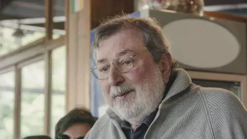 Guccini torna in osteria e dà lezioni di folk: "In quei locali un po' tristi suonavamo tutta notte"