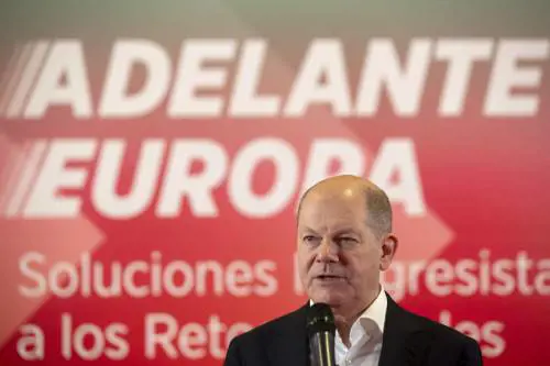 "Osserviamo il modello Albania". Lo schiaffo di Scholz alla sinistra italiana