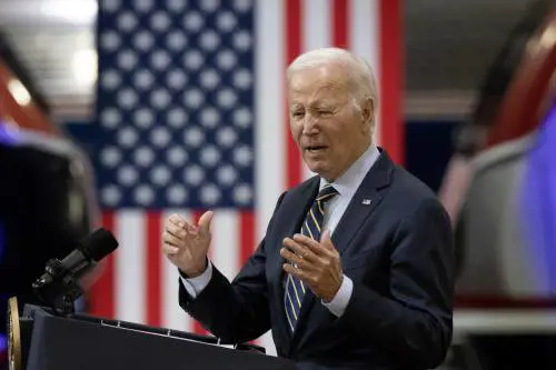 Economia Usa in ripresa, ma continua l'assedio dei sondaggi: così Biden arriva all'incontro con Xi