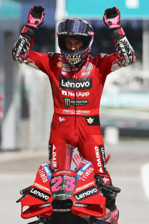 MotoGp di Malesia, riecco la Bestia: vuole tenersi la Rossa