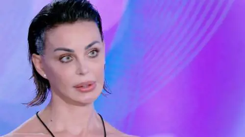 "Ho rischiato la vita per la setticemia". Il racconto choc di Nina Moric