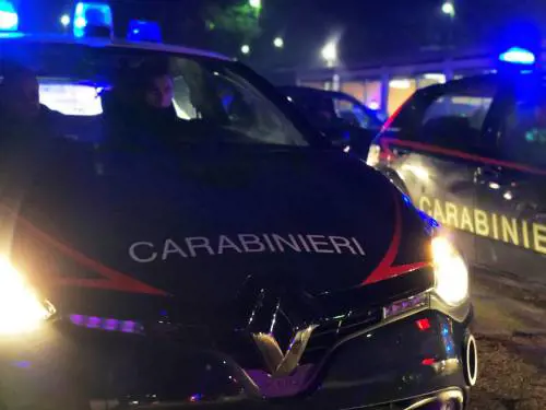 Lo prendono a bottigliate e gli rubano 500 euro. Arrestato un 27enne marocchino 