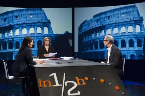 "Sei sostenuta...", "E tu dicevi di essere inadatto". Scontro Giachetti-Raggi nel 2016 per Roma