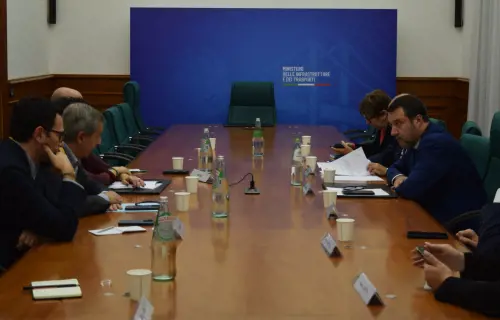 Salvini "riduce" lo sciopero dalle 9 alle 13. Landini: atto politico gravissimo