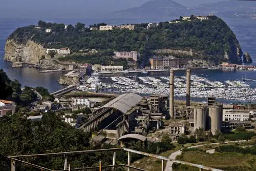 "Troppi stranieri". E i marocchini appiccano il fuoco in carcere