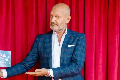 Pucci vince l'Ambrogino d'oro: "Sono l'unico comico di destra"