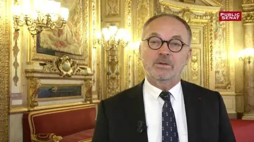 “Droga nello champagne per stuprare una collega”. Choc in Francia, arrestato un senatore
