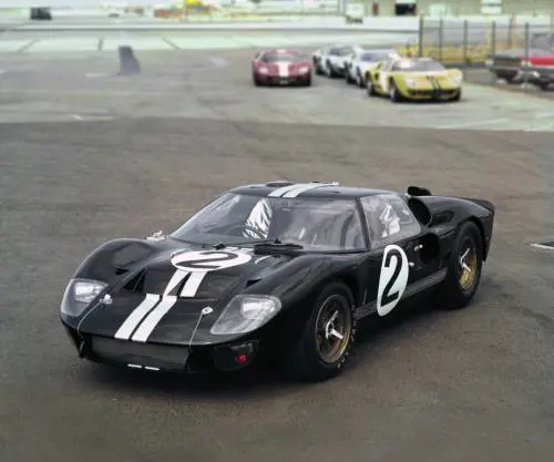 Ford GT40, la rombante e agguerrita anti Ferrari