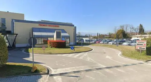 Il dolore al collo, l'ospedale e le dimissioni: tornato a casa, muore a 58 anni