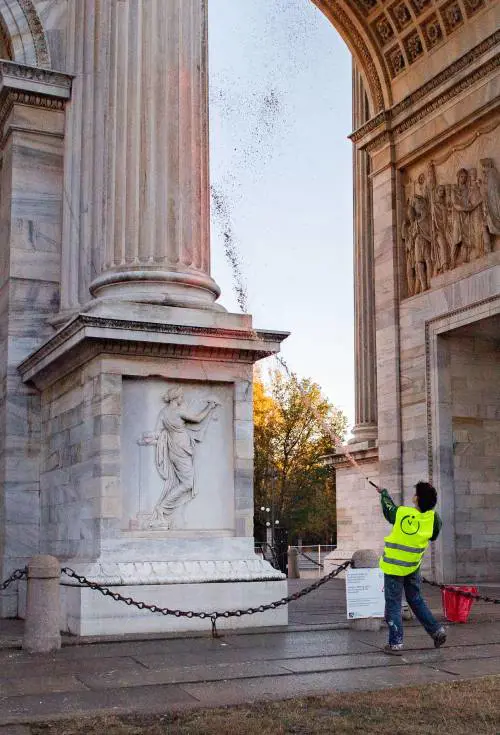 Linea dura di Sangiuliano sugli ecovandali. "Tocca agli imbrattatori pagare i danni"