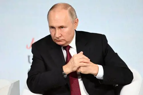 Il mondo libero lotta con Kiev per sconfiggere l'asse del Male