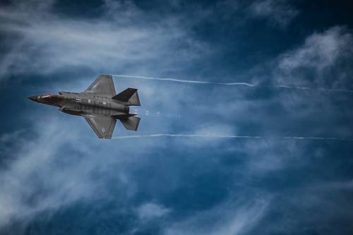 Caccia F-35 ed elmetti futuristici: la mossa anti Cina del Giappone