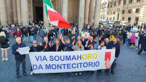 Roma, manifestazione contro Soumahoro