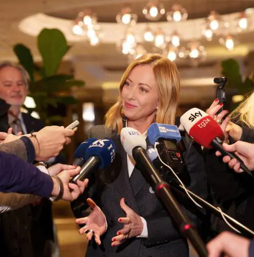 "C'era tanta Italia a Berlino". La stampa tedesca promuove Meloni