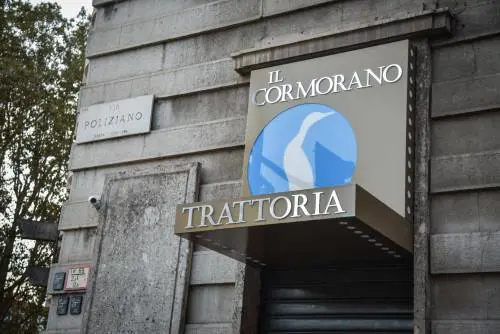 Si risveglia nuda nel locale. "La festa, poi non ricordo". Ipotesi violenza sessuale