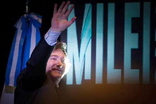 "El Loco" Milei eletto presidente dell'Argentina: battuto il peronista Massa