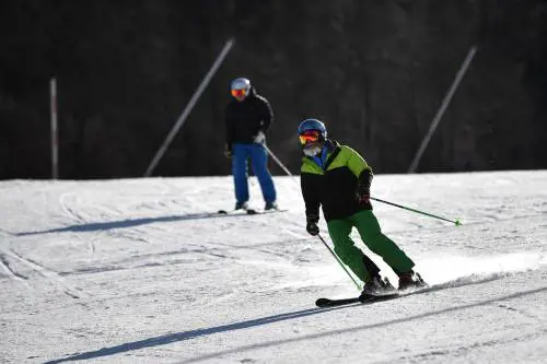Skipass, alberghi e ristoranti: tutti i rincari per le vacanze sulla neve