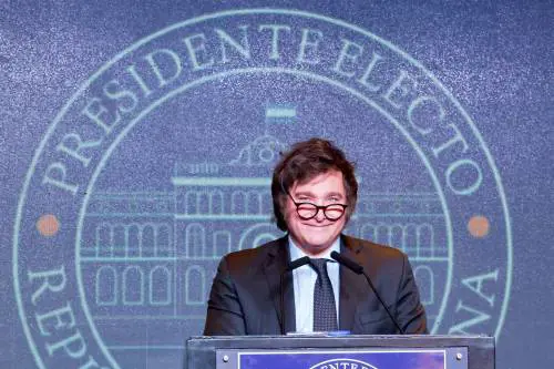 Tagli, privatizzazioni e lotta ai soldi facili: la ricetta con cui Milei ha conquistato l'Argentina