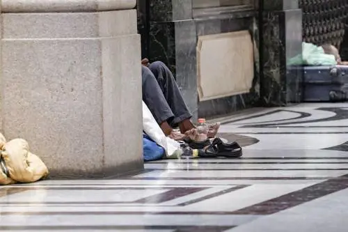 "Sos freddo: servono scarpe per chi vive sulla strada"