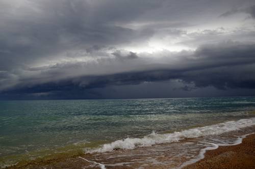 Occhio al meteo: arriva il ciclone della Colomba. Cosa può accadere 