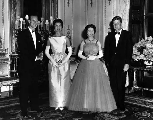 "Era gelosa...". Jackie Kennedy e quella rivalità con la regina Elisabetta