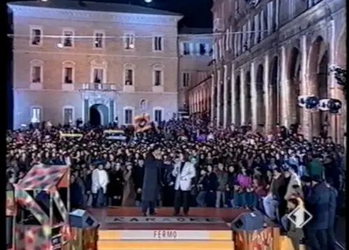 Frame della trasmissione tratto da YouTube