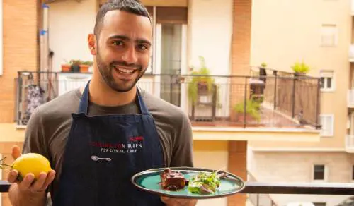 Cucinare sul balcone diventa un succulento programma