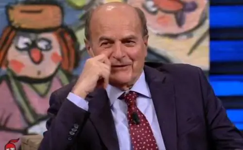 Bersani contro Meloni e la foto con la famiglia: "Come se dicessi che ho uno zio prete..."