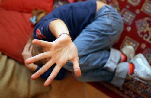 Molesta bimba di 10 anni, denunciato 17enne in Puglia: è accusato di violenza sessuale