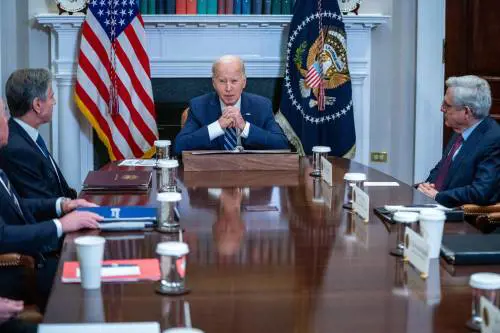 Quelle 13 telefonate di Biden per convincere Netanyahu. E la "cellula segreta" degli Usa che ha trattato con Hamas