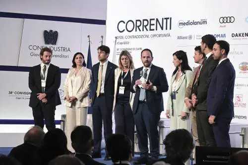 L'opposizione anti italiana che bastona le categorie