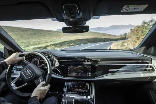 Audi Q8, primo contatto: guarda la gallery