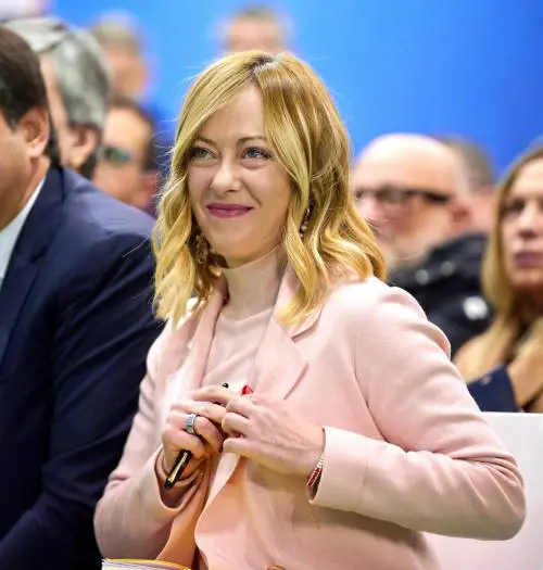 “Istituto Luce”. Ora la sinistra attacca Meloni sull'intervista al Tg Poste