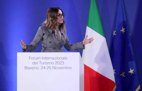 Turismo, arriva il G7. Norme entro l'anno sugli affitti brevi. E Meloni: "Nel Pnrr risorse per il settore"